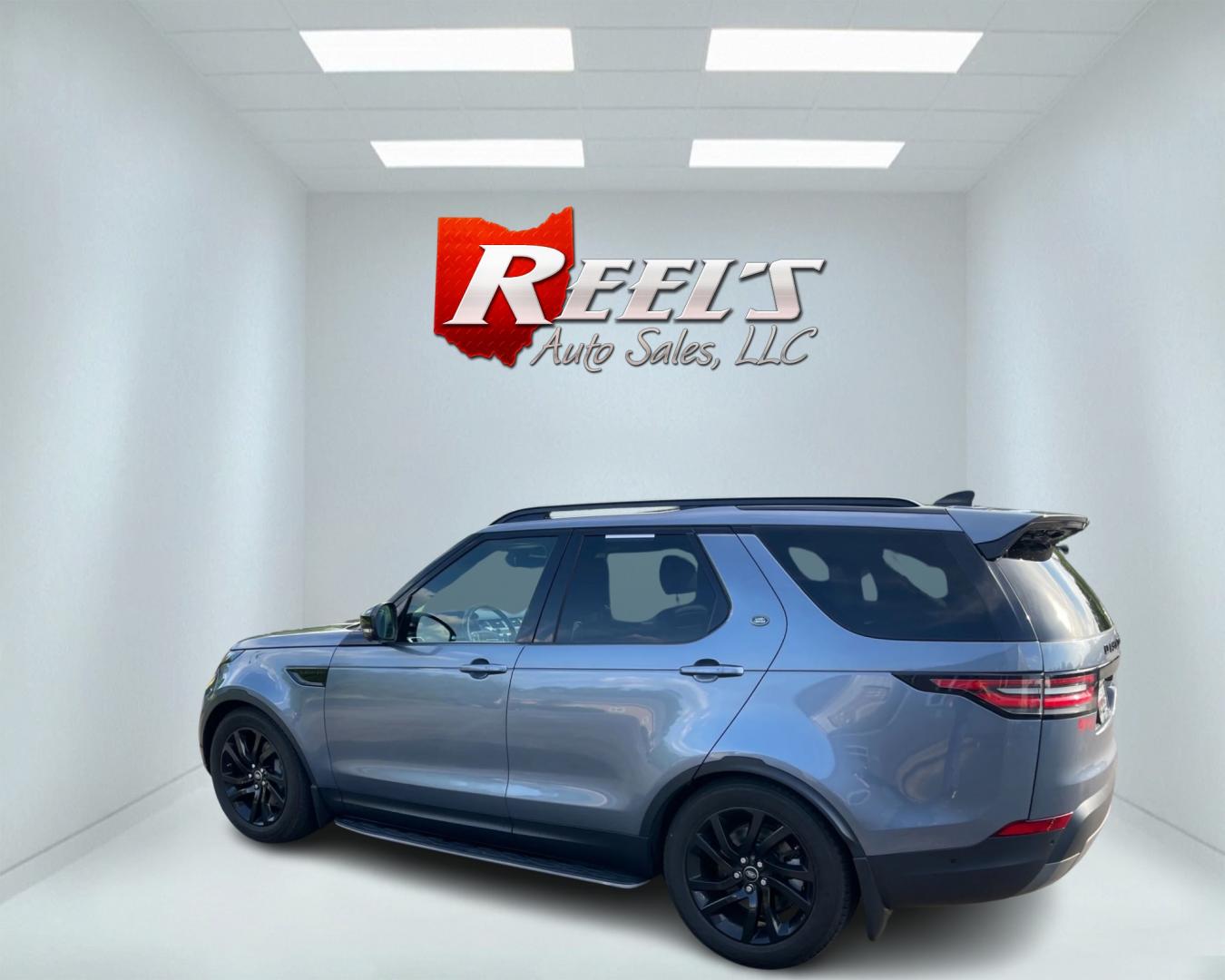 2018 Blue /Black Land Rover Discovery HSE (SALRR2RV5JA) with an 3.0L V6 DOHC 24V Supercharged engine, 8A transmission, located at 11115 Chardon Rd. , Chardon, OH, 44024, (440) 214-9705, 41.580246, -81.241943 - This 2018 Land Rover Discovery HSE is a luxurious and capable SUV that offers a blend of comfort, technology, and off-road prowess. With its 3.0L supercharged V6 engine, it produces 340 horsepower and is paired with an 8-speed automatic transmission. The interior features premium leather upholstery, - Photo#8
